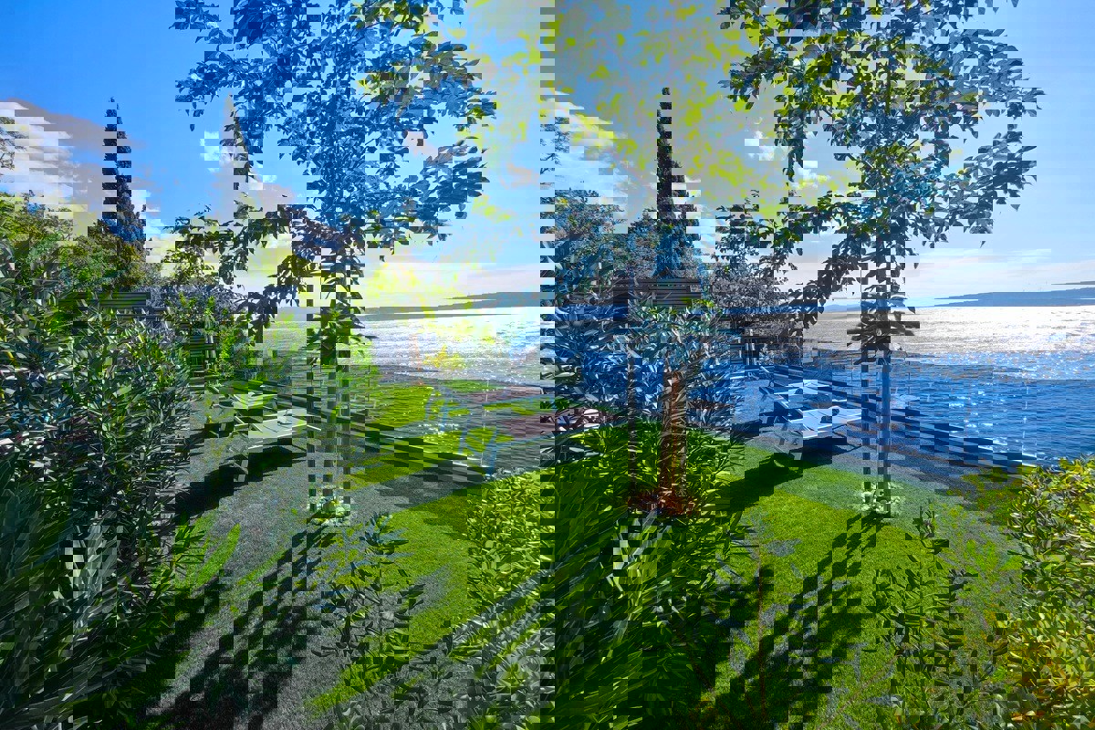 Villa in prima fila al mare