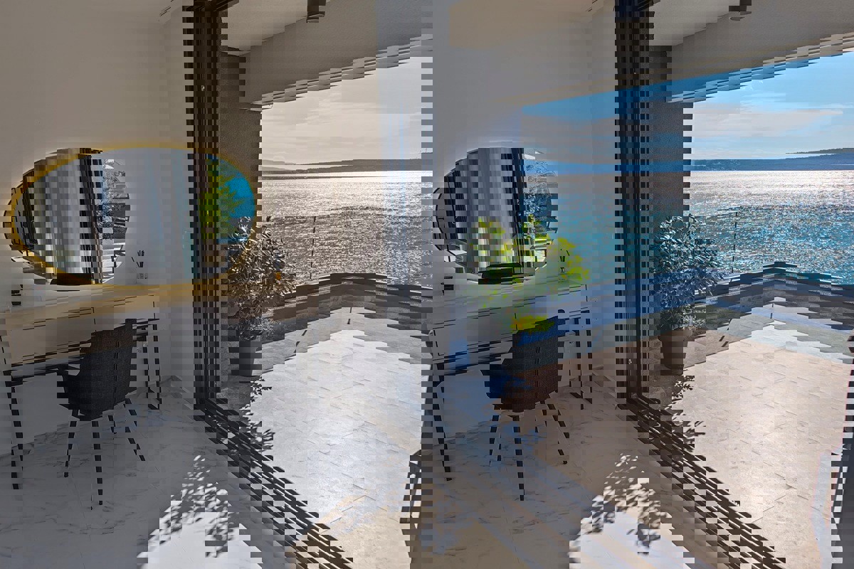 Villa in prima fila al mare