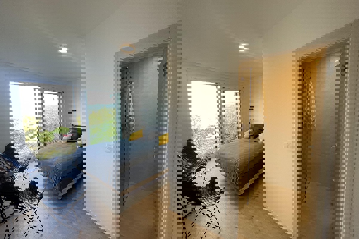 Moderno appartamento con vista mare