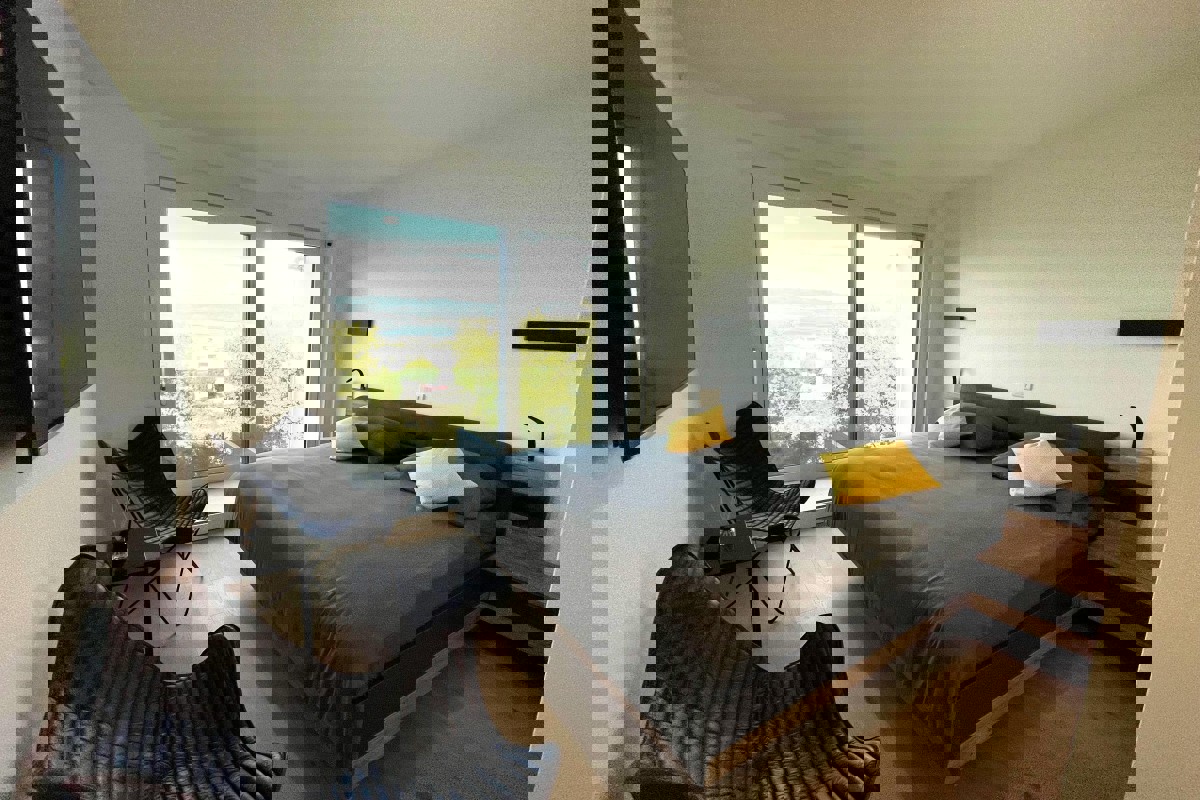 Moderno appartamento con vista mare