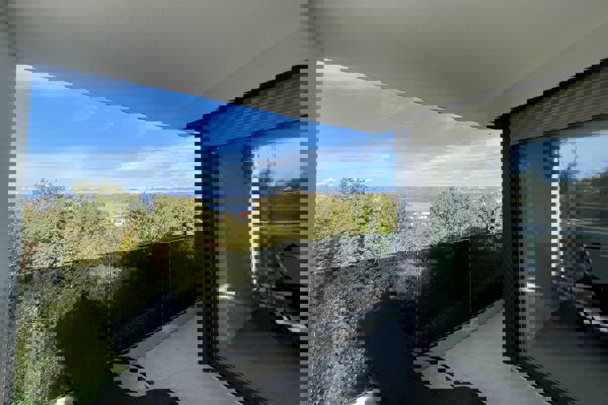 Moderno appartamento con vista mare