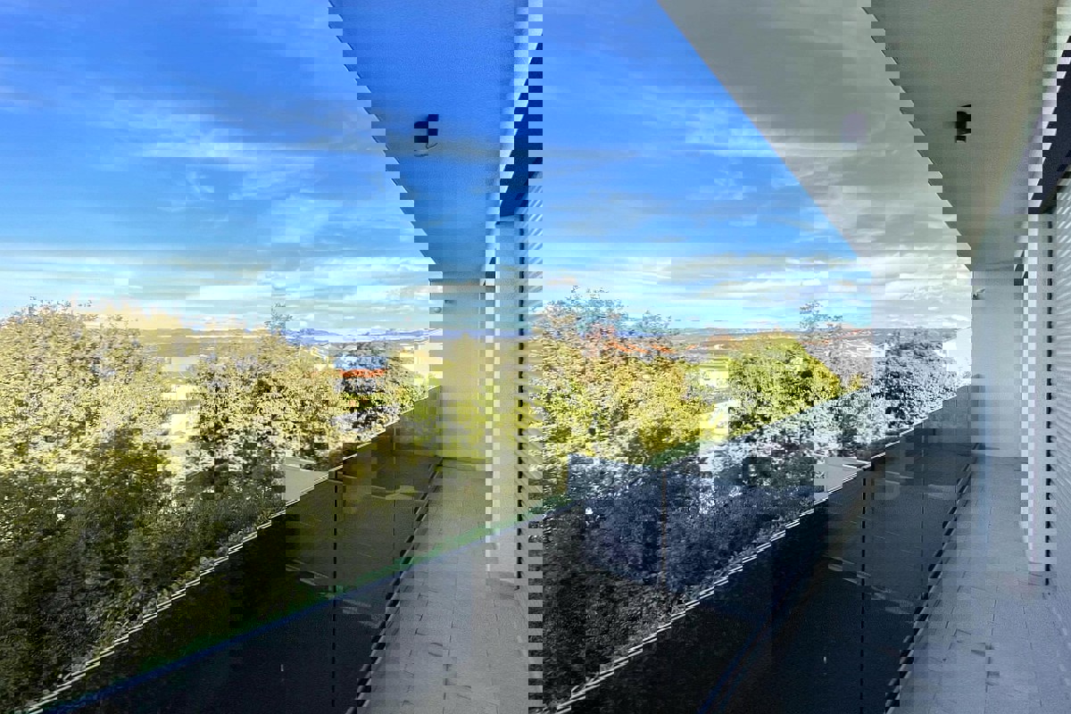 Moderno appartamento con vista mare