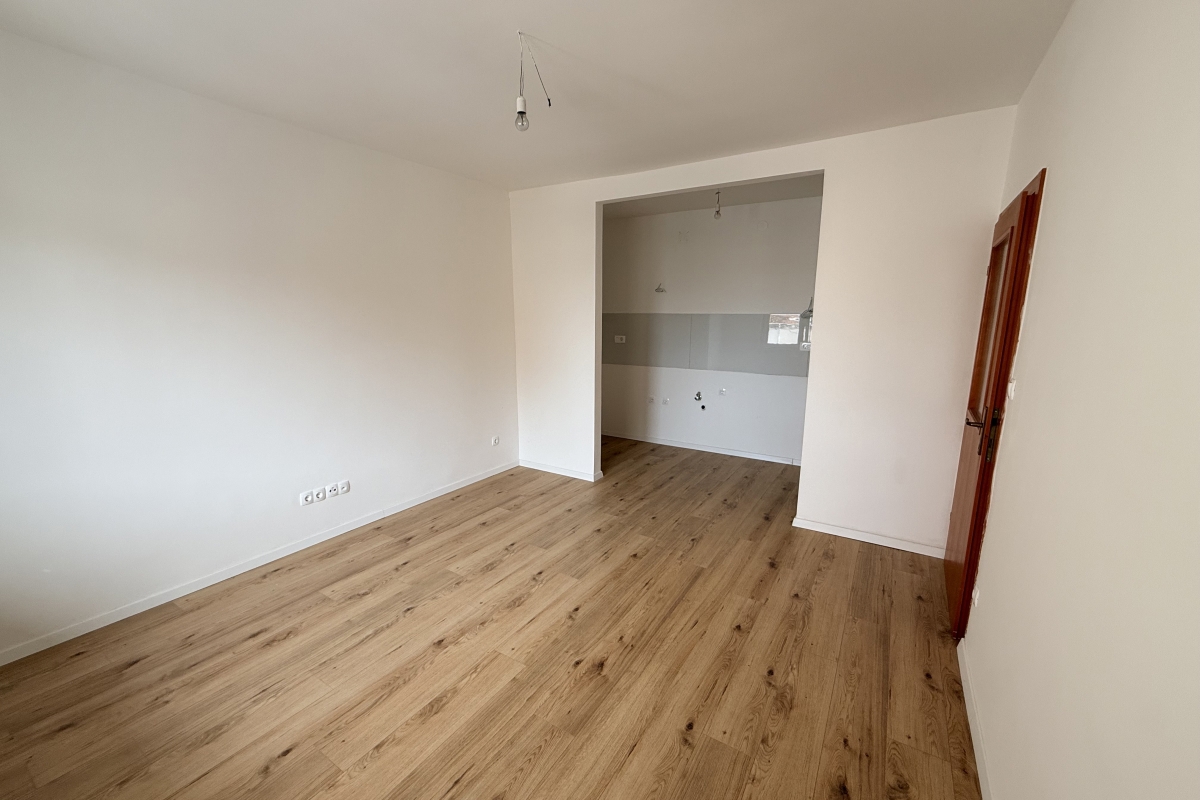 Appartamento ristrutturato con ampia terrazza privata