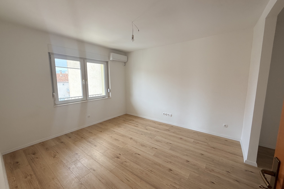 Appartamento ristrutturato con ampia terrazza privata