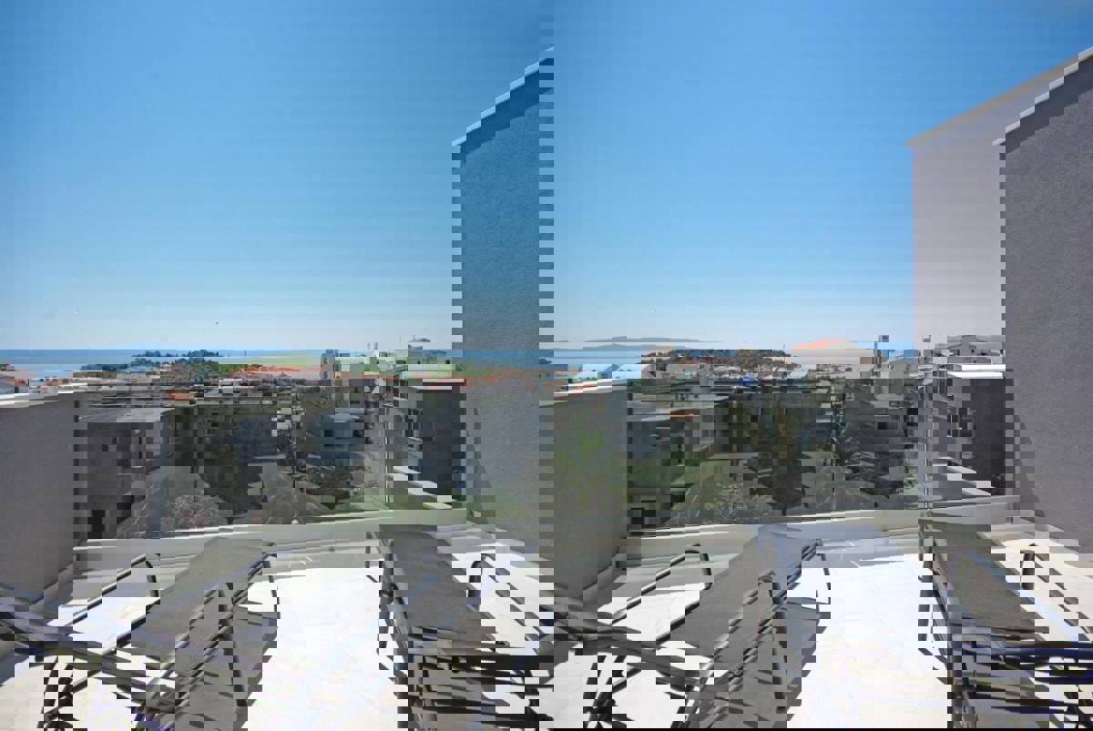 Appartamento con tre camere da letto in centro