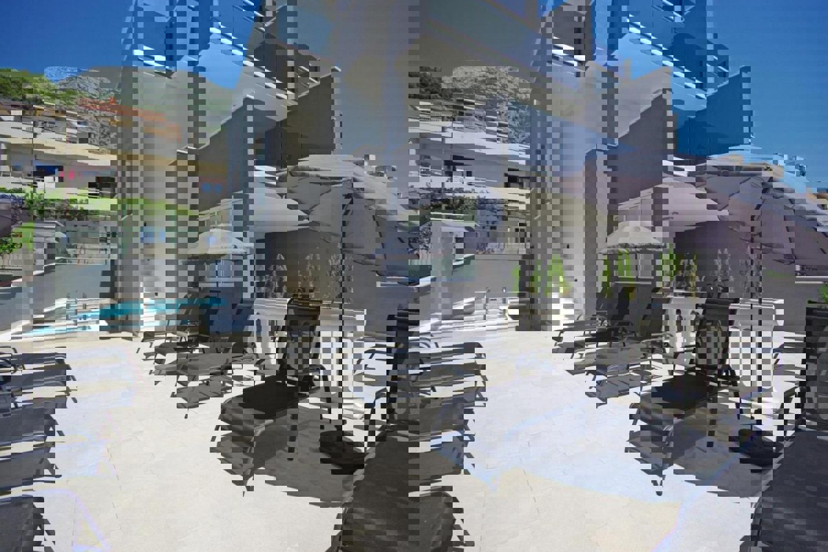 Appartamento con tre camere da letto in centro