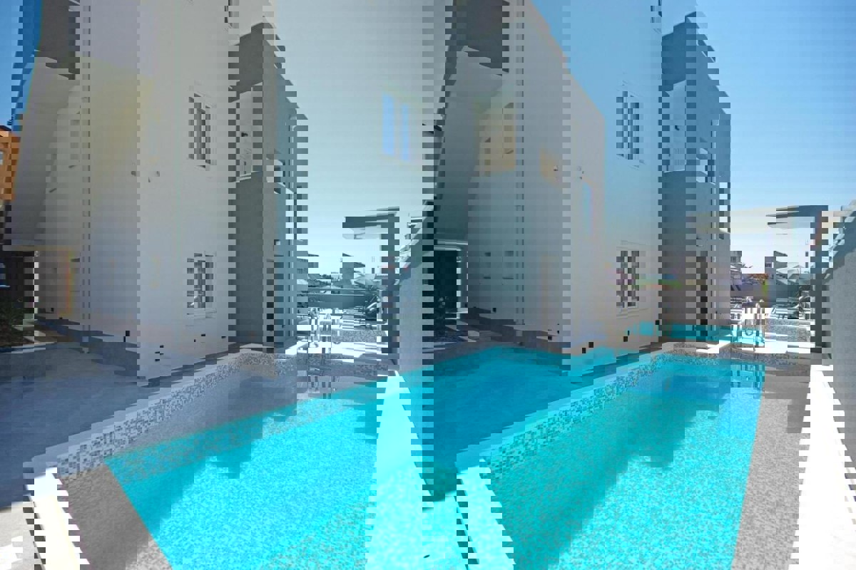 Appartamento con tre camere da letto in centro