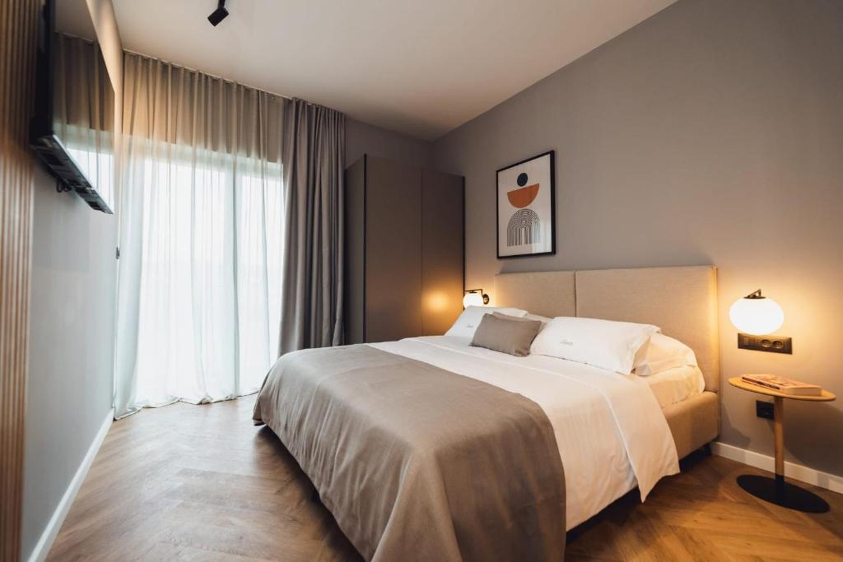 Villa con due appartamenti e piscina