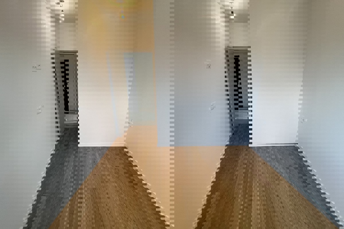 Moderno appartamento al primo piano con terrazza vicino a Kamenjak