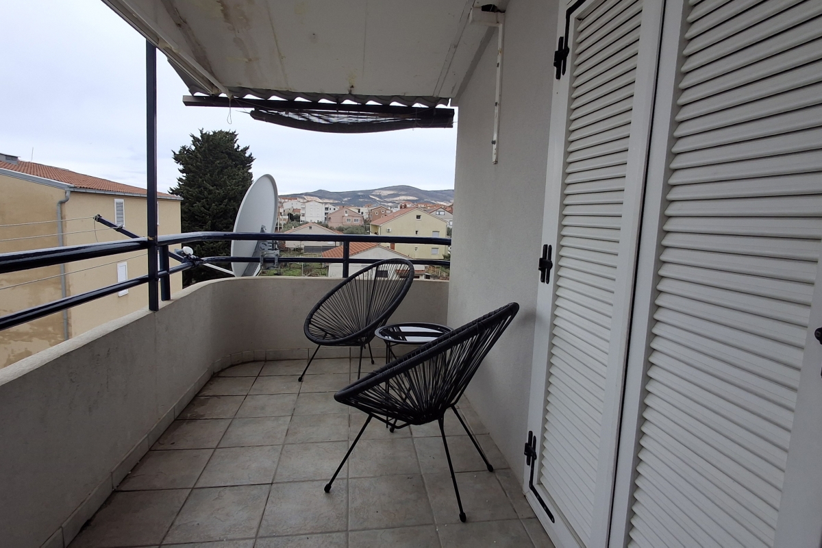 Appartamento con tre camere da letto in un edificio residenziale