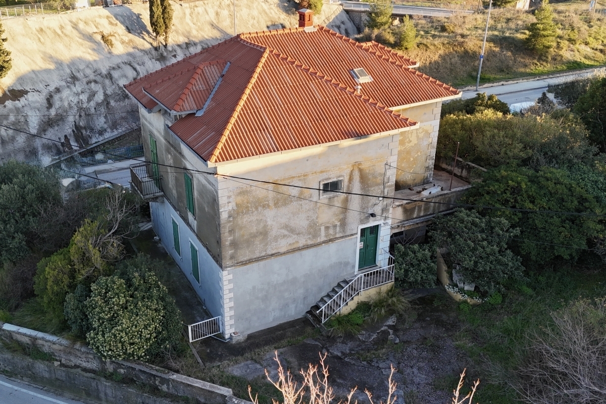 Proprietà unica in una posizione molto frequentata