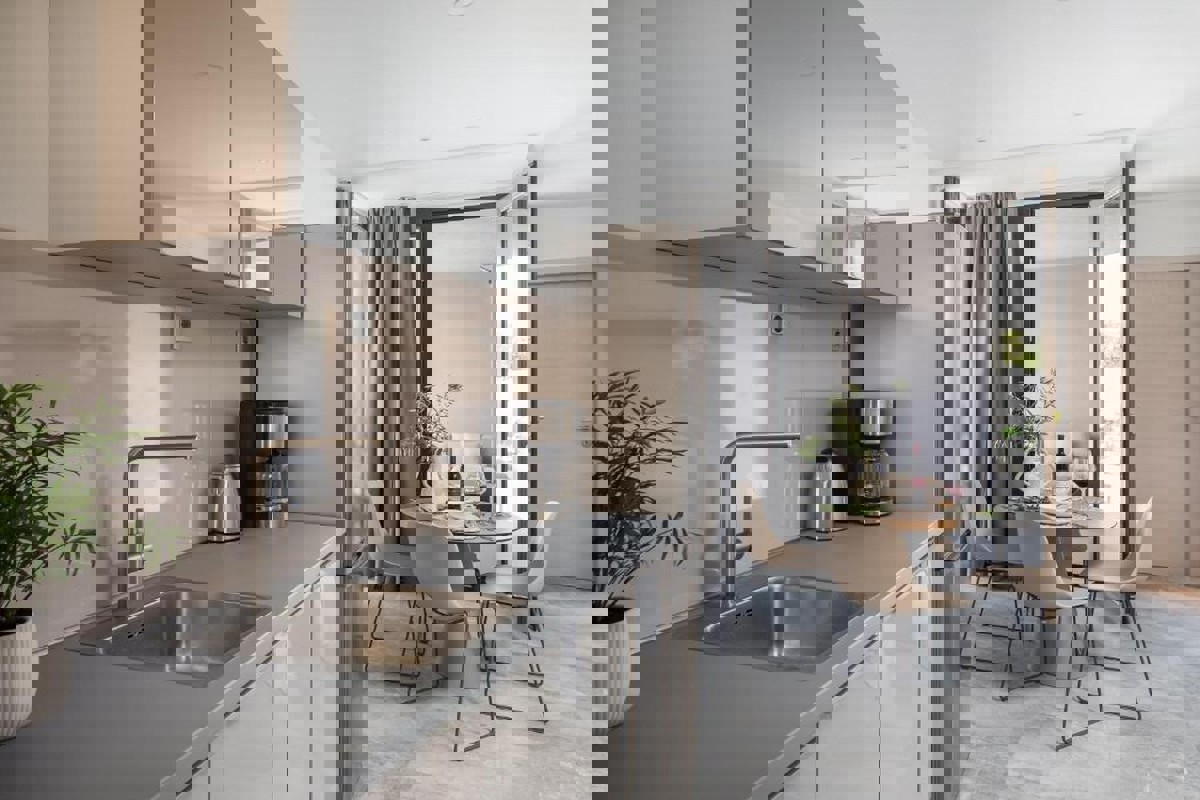 Moderno appartamento con una camera da letto a Komiža