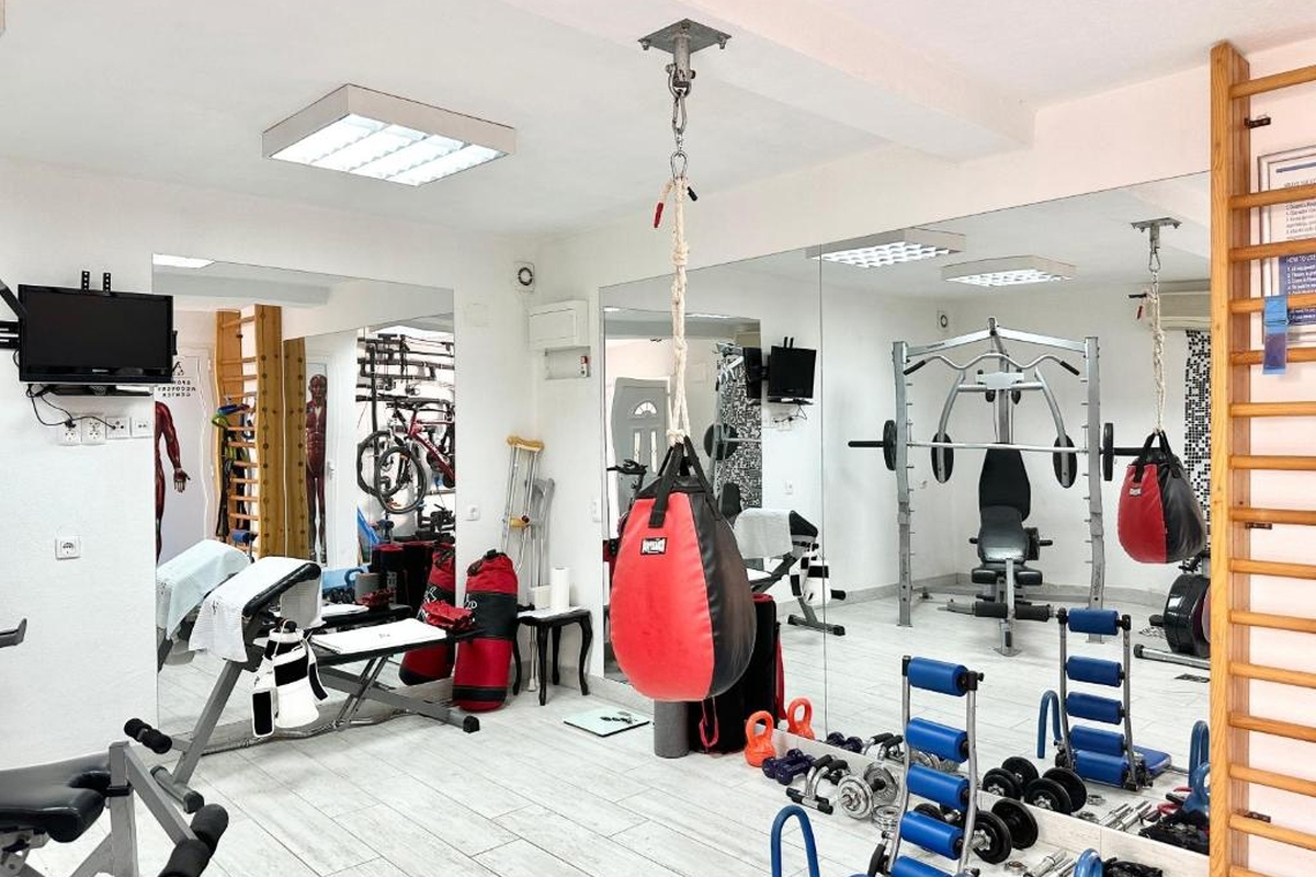 Appartamento moderno con vista mare e piscina