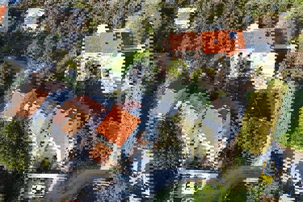 Casa bifamiliare con vista mare