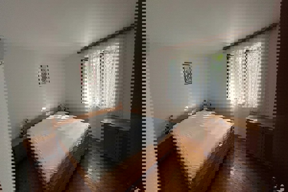 Casa bifamiliare con vista mare