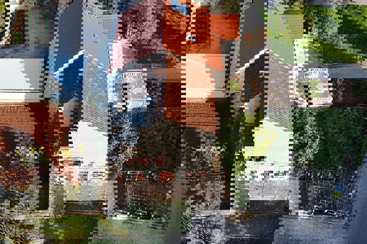 Casa bifamiliare con vista mare