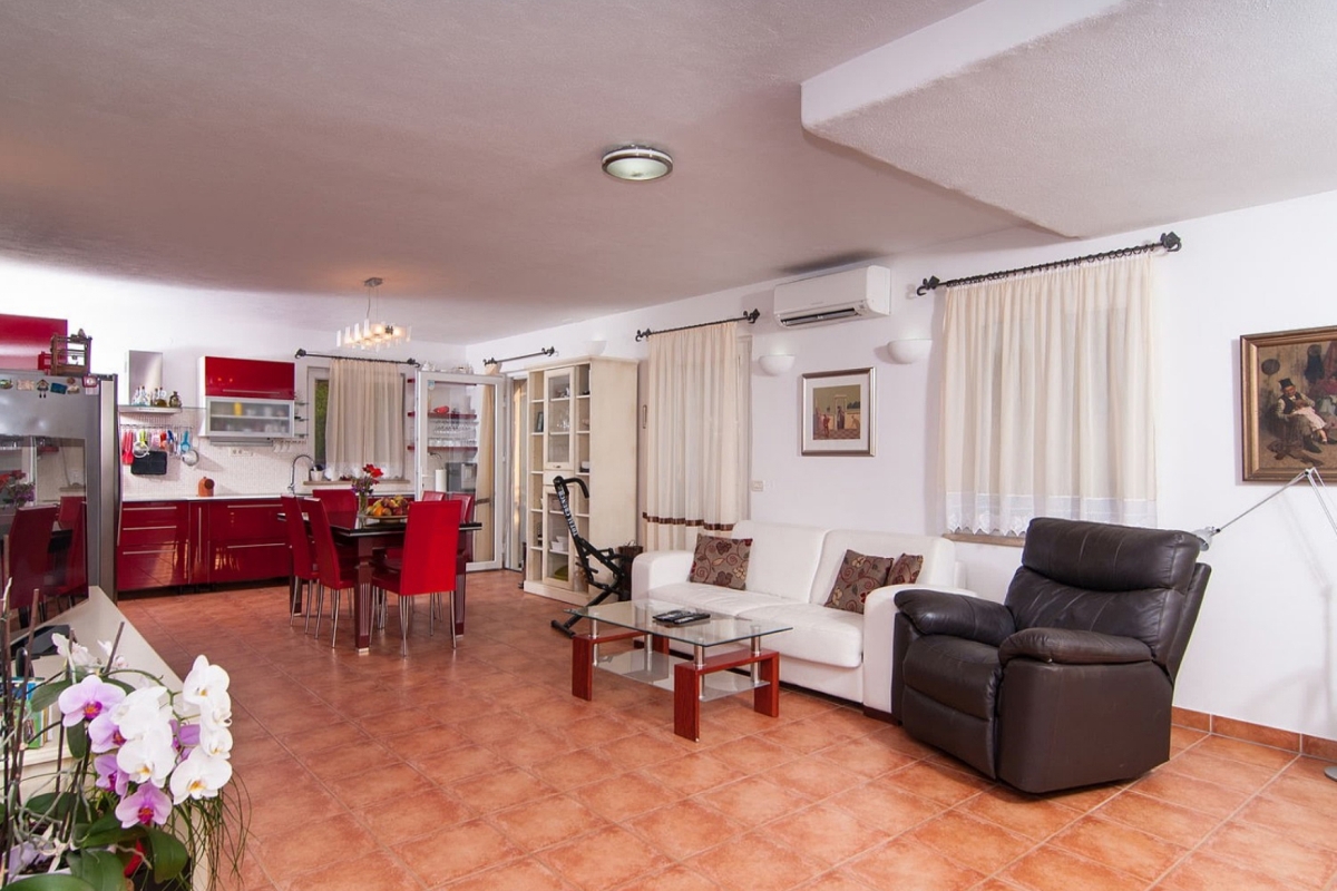 Casa con vista mare e piscina