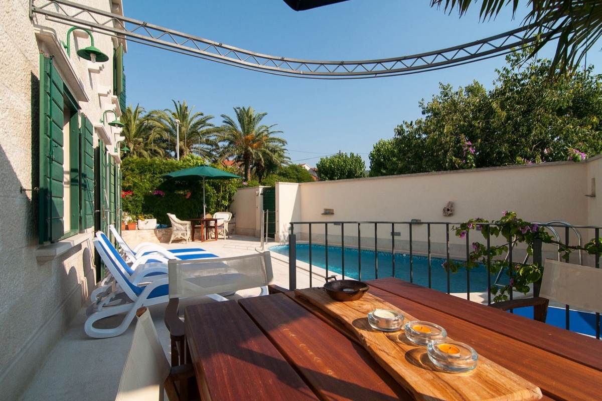 Casa con vista mare e piscina