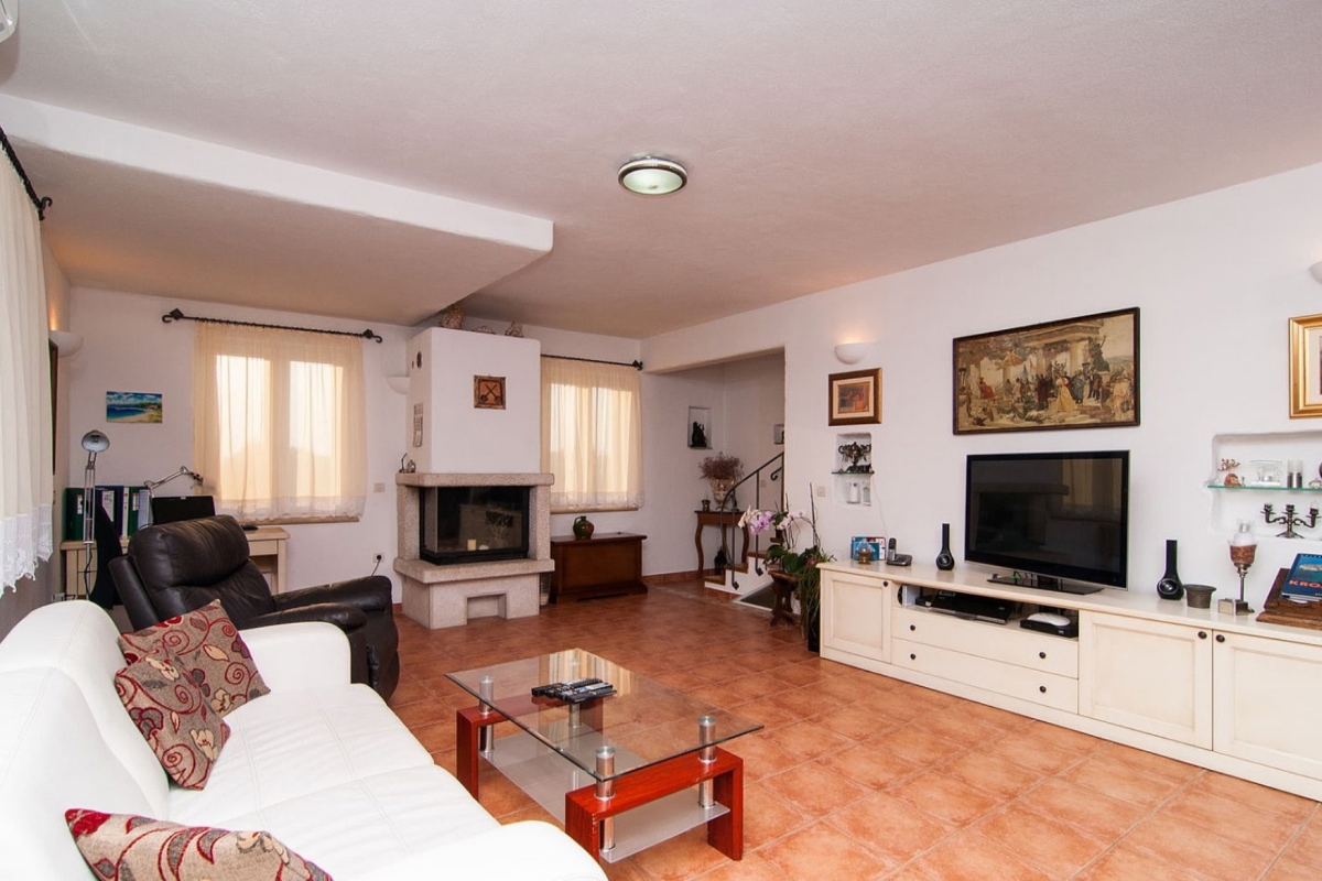 Casa con vista mare e piscina