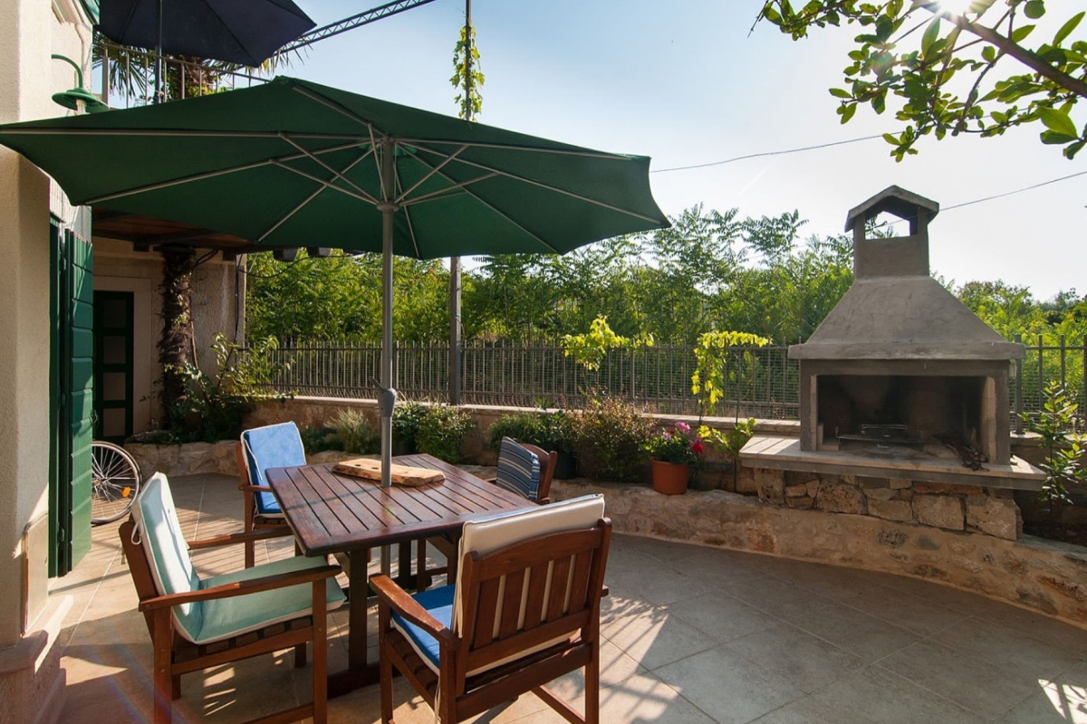 Casa con vista mare e piscina