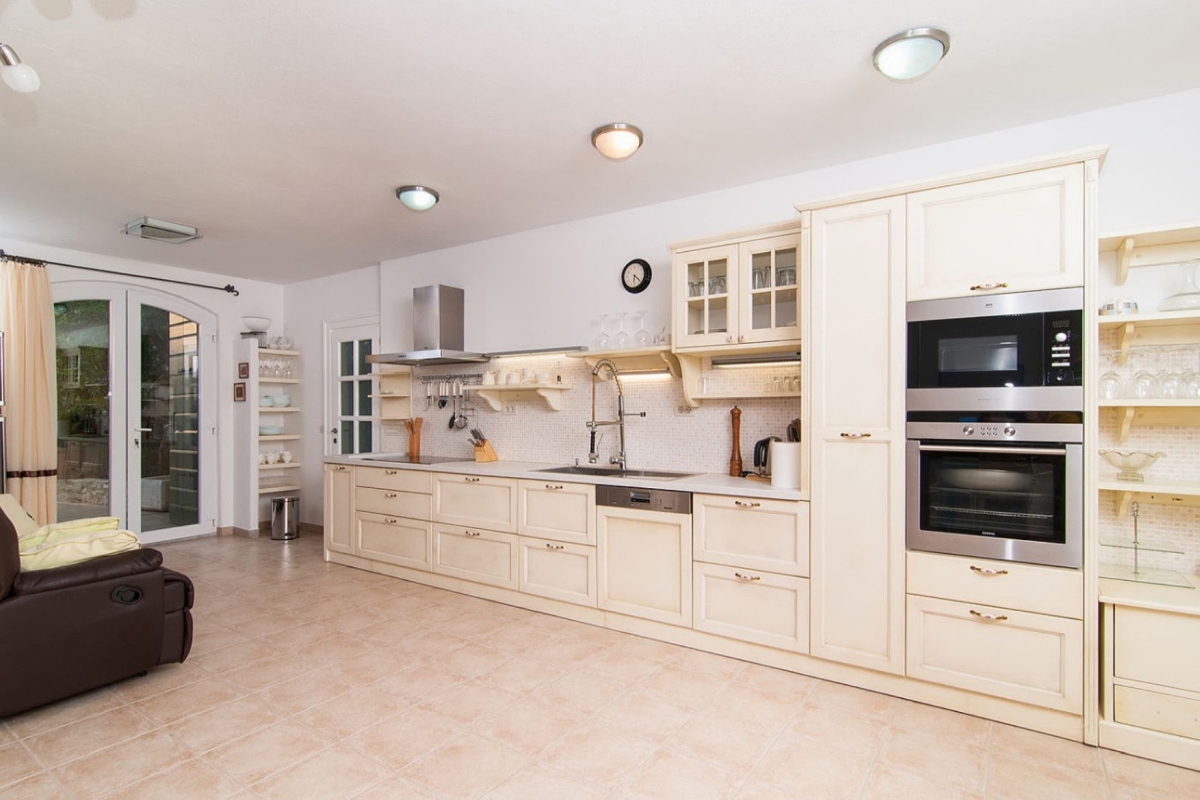 Casa con vista mare e piscina