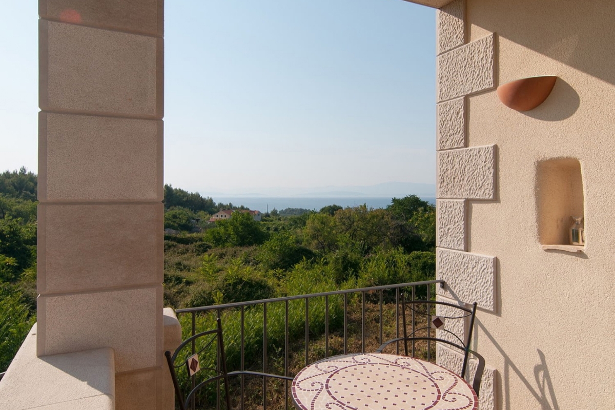 Casa con vista mare e piscina
