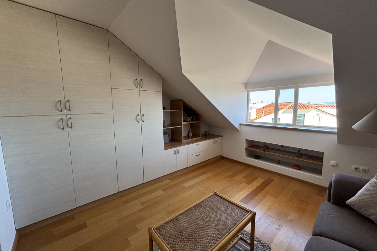 Appartamento arredato con due camere da letto e vista mare in posizione privilegiata