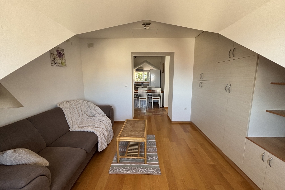 Appartamento arredato con due camere da letto e vista mare in posizione privilegiata