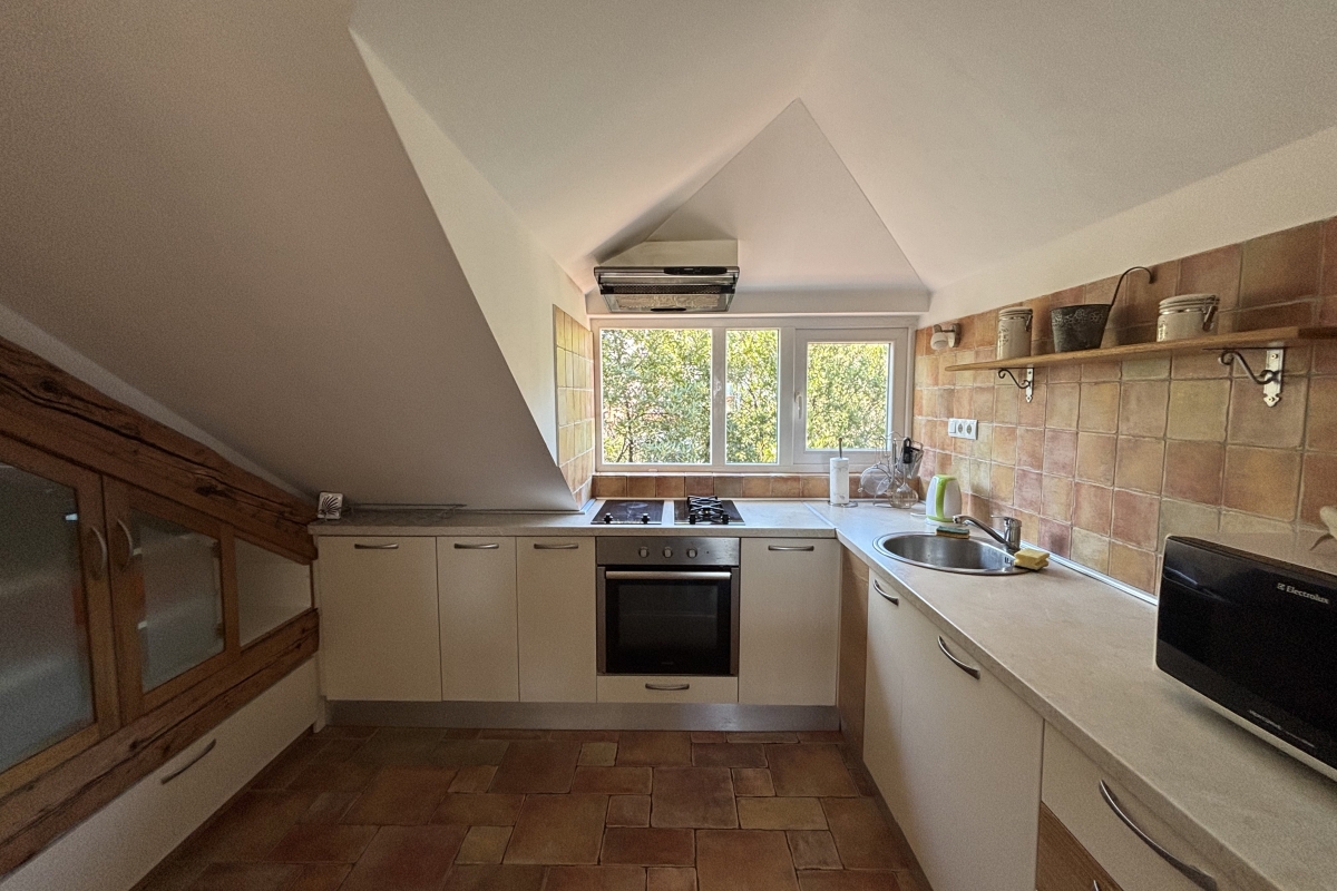 Appartamento arredato con due camere da letto e vista mare in posizione privilegiata