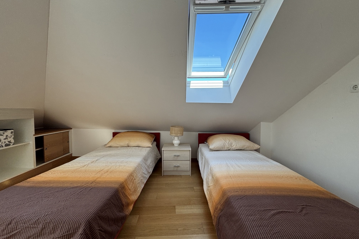 Appartamento arredato con due camere da letto e vista mare in posizione privilegiata