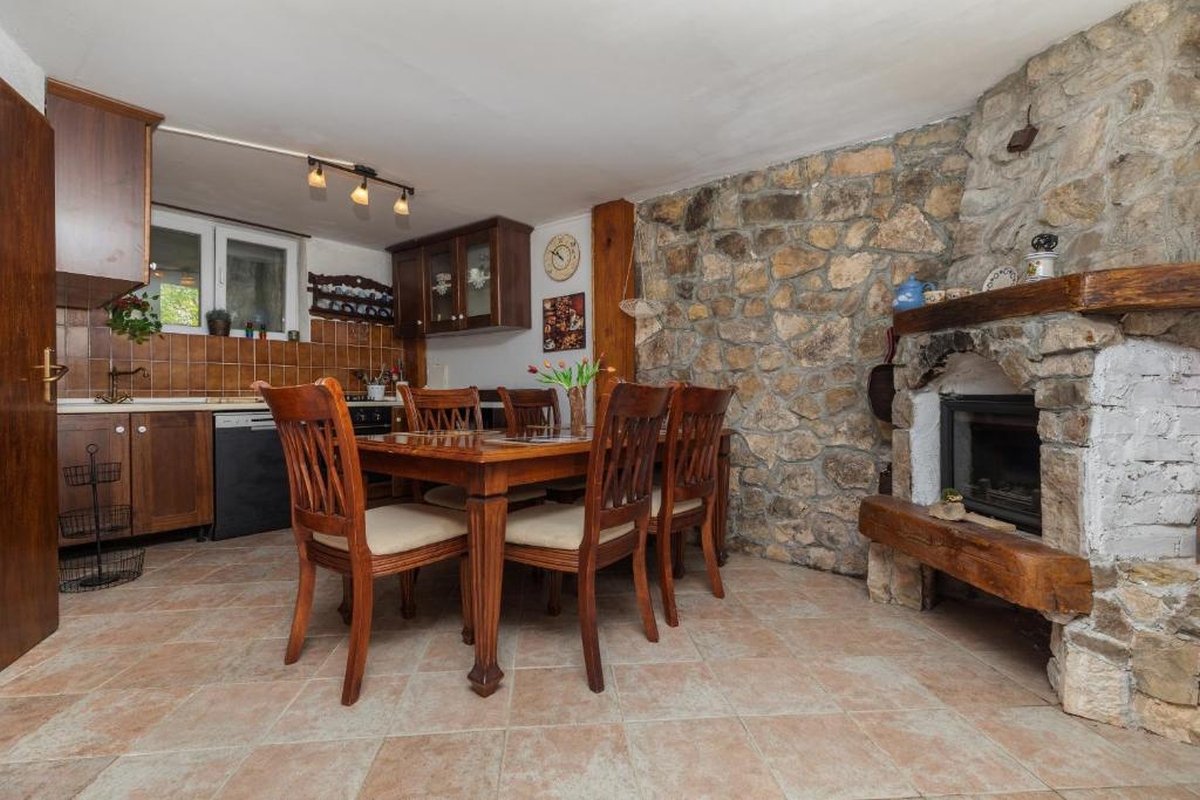 Casa con piscina e vista panoramica sul mare