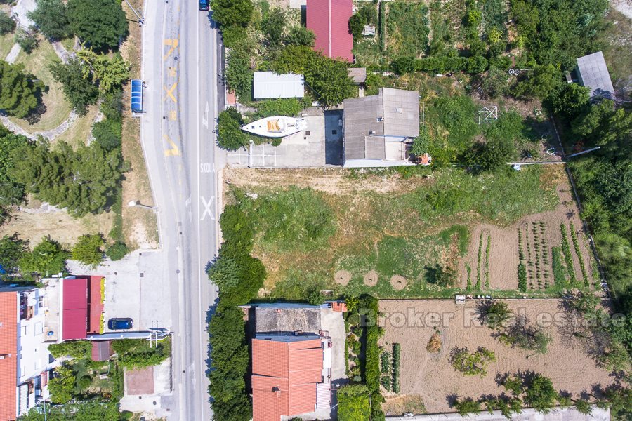 Terreno edificabile, seconda fila al mare, in vendita