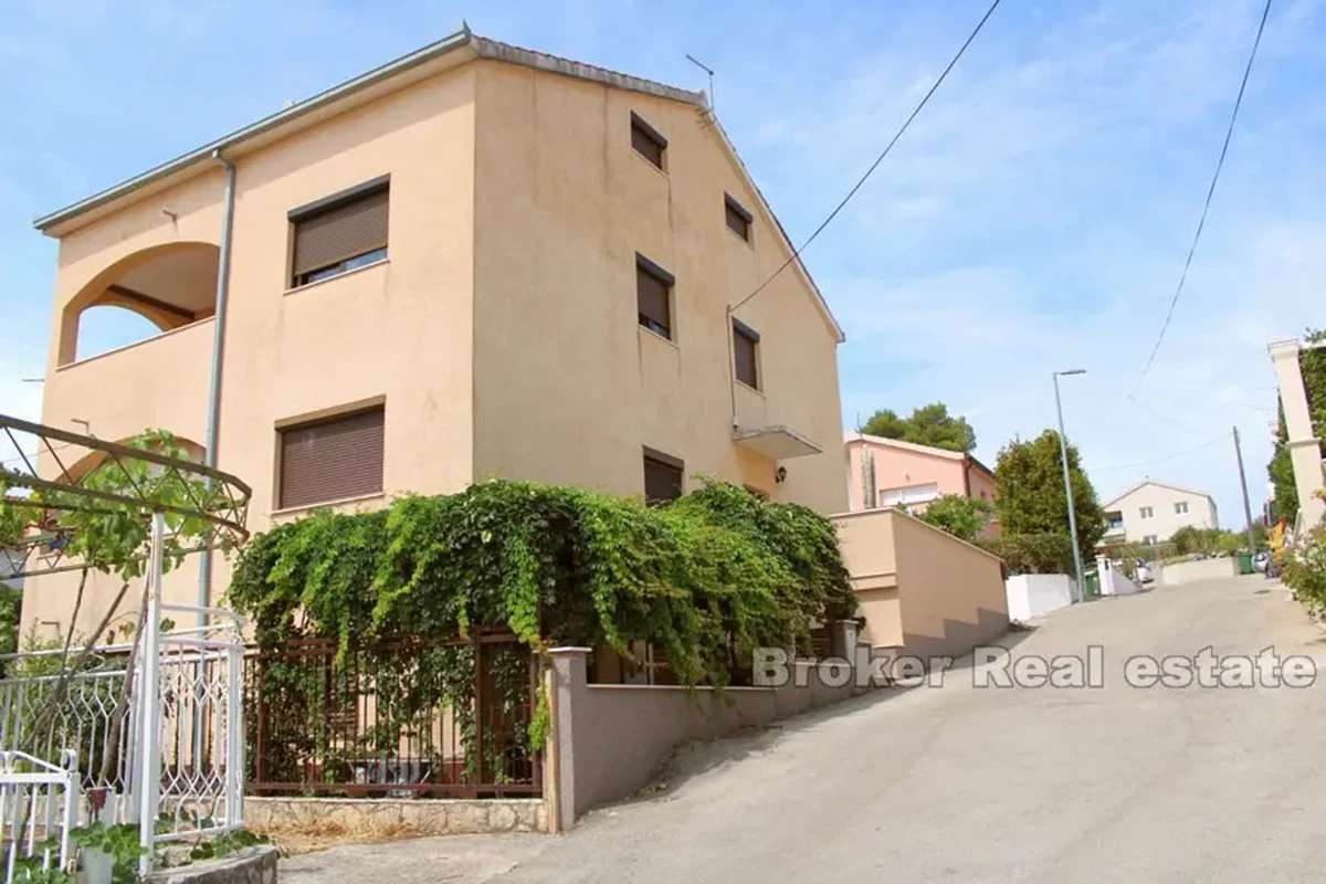 Palazzina con vista mare