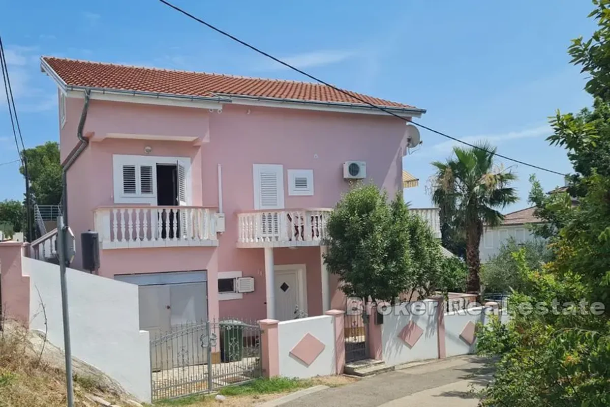 Palazzina con vista mare