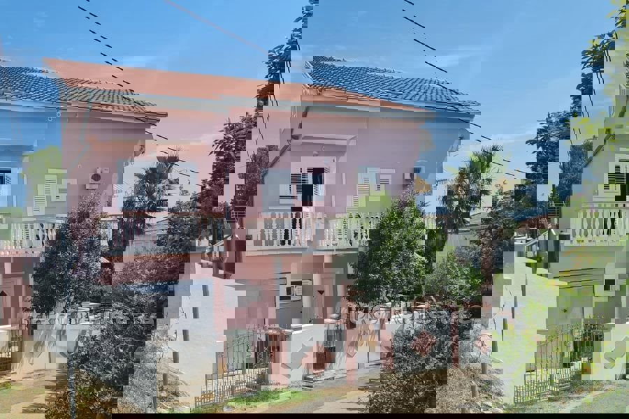 Palazzina con vista mare