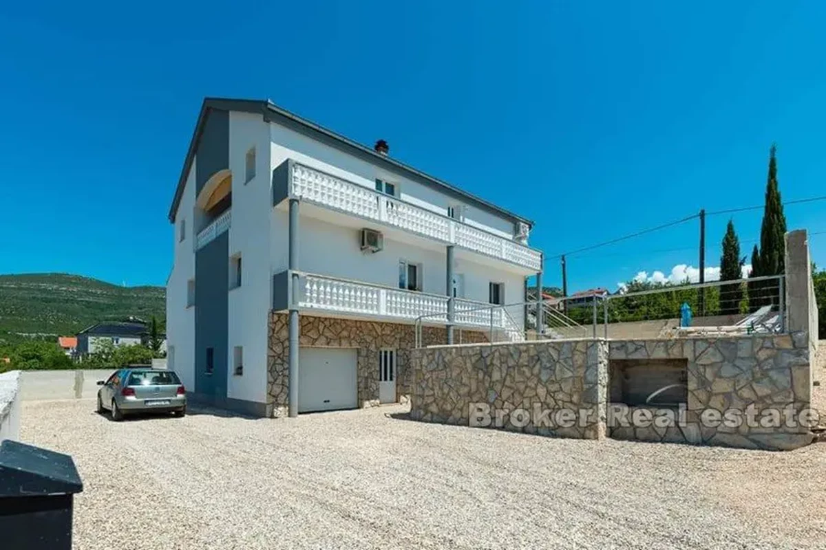 Casa indipendente con vista mare