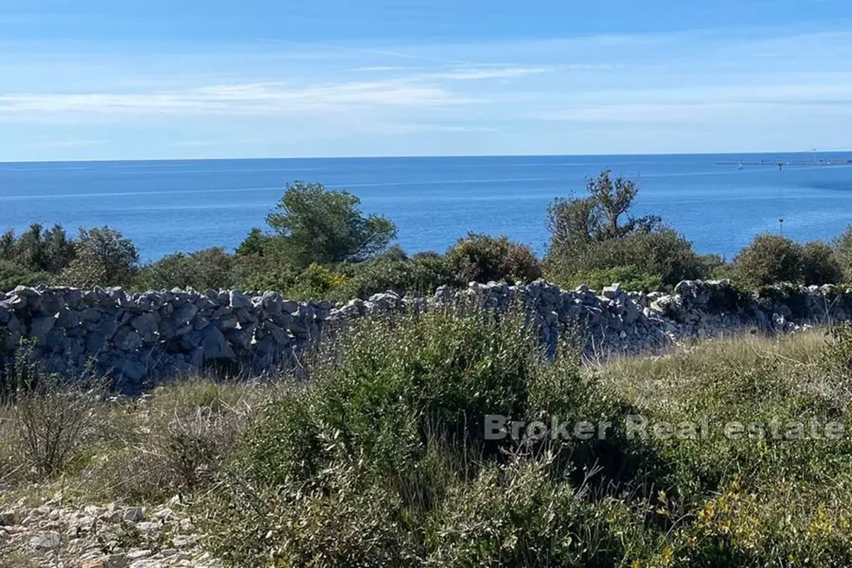 Terreno edificabile con vista mare