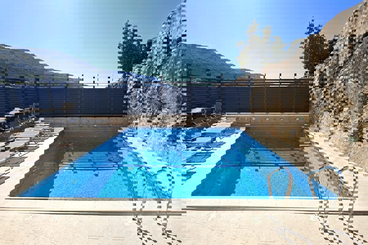 Grazioso condominio con vista sul mare