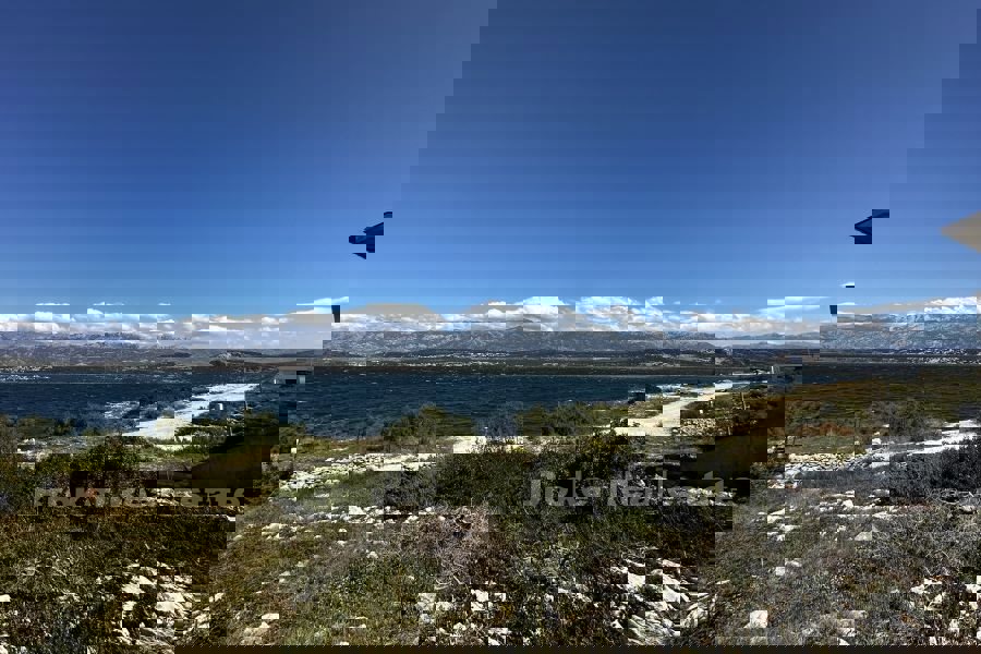 Villa di nuova costruzione con piscina in seconda fila al mare