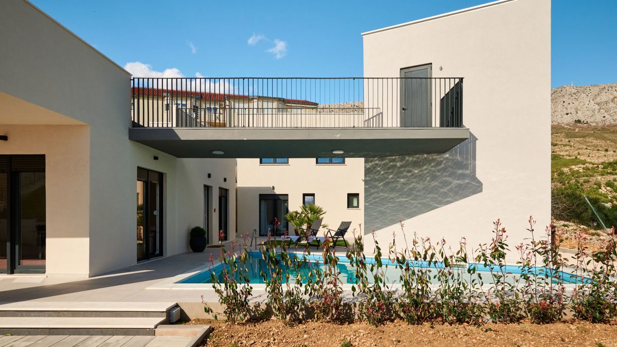 Villa di recente costruzione con vista mare