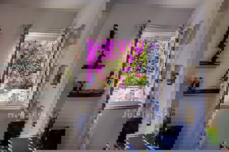 Casa in prima fila sul mare