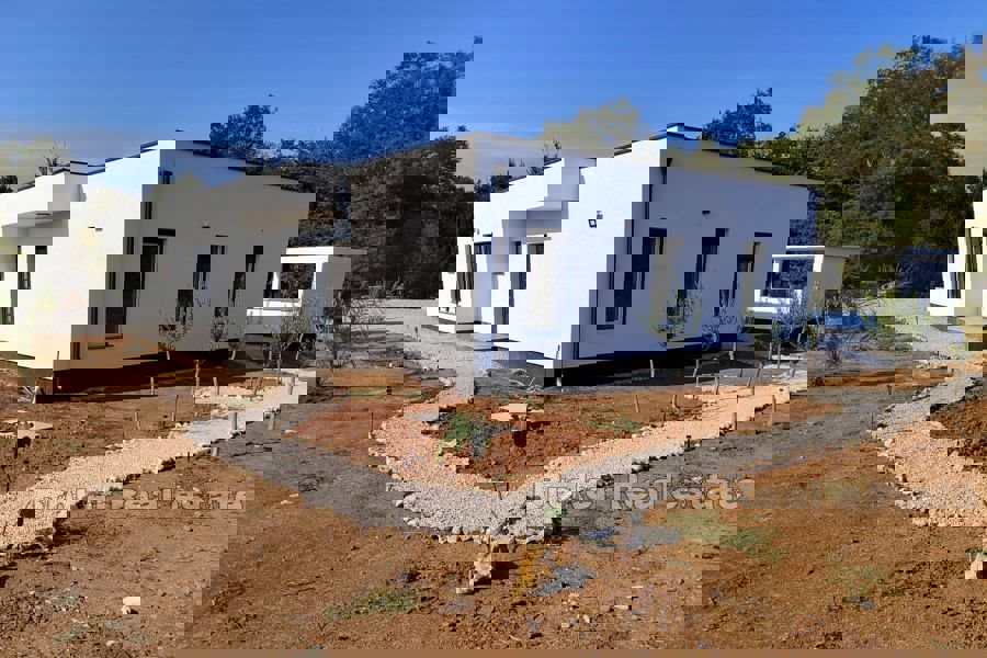 Casa moderna con piscina