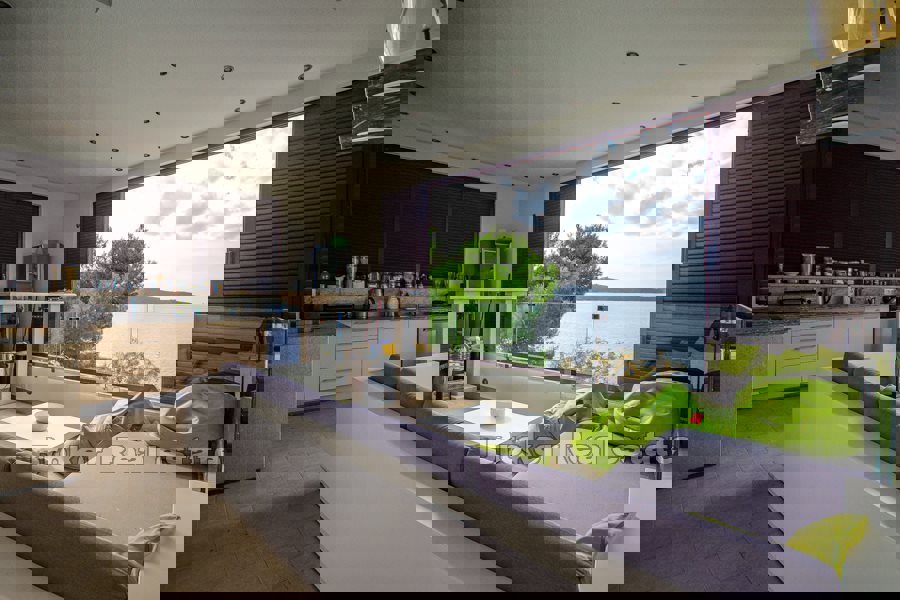 Casa prima fila sul mare