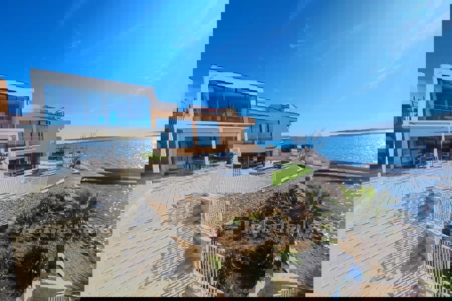 Villa di lusso prima fila al mare