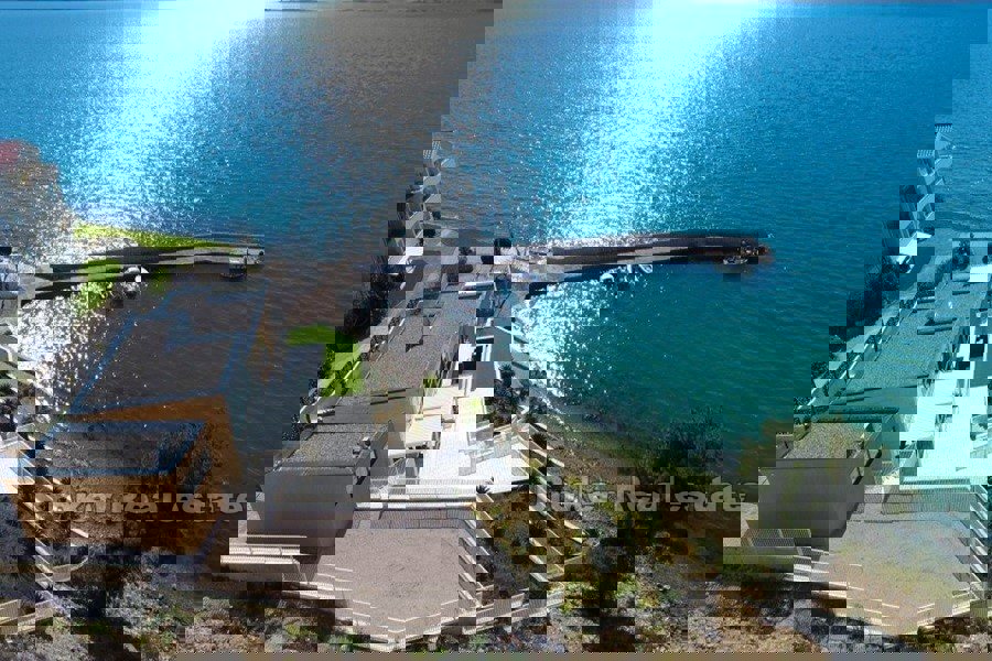 Villa di lusso prima fila al mare