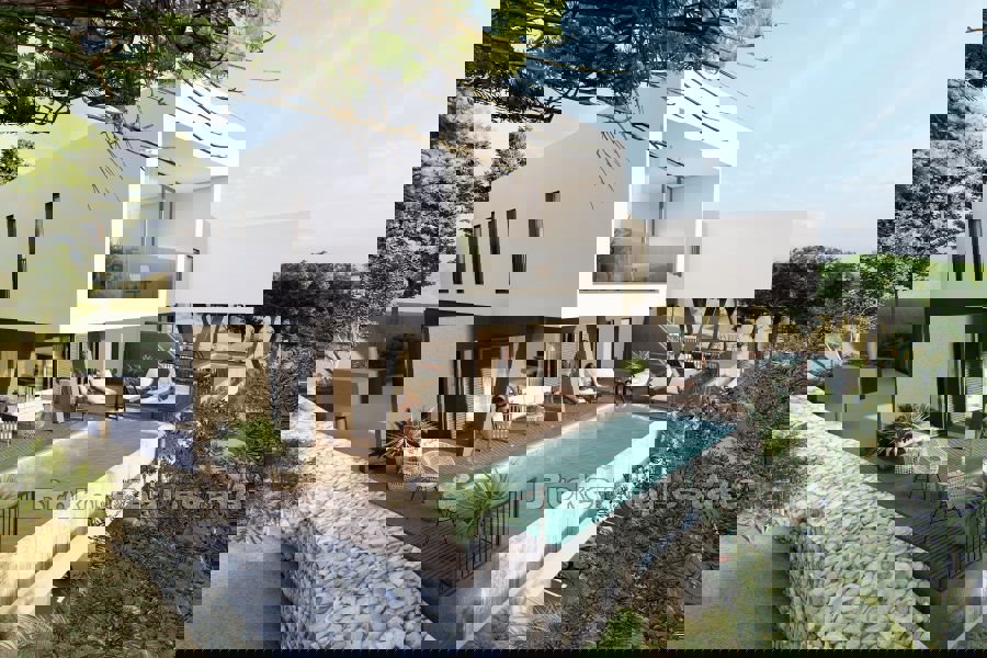 Villa bifamiliare di lusso con piscina