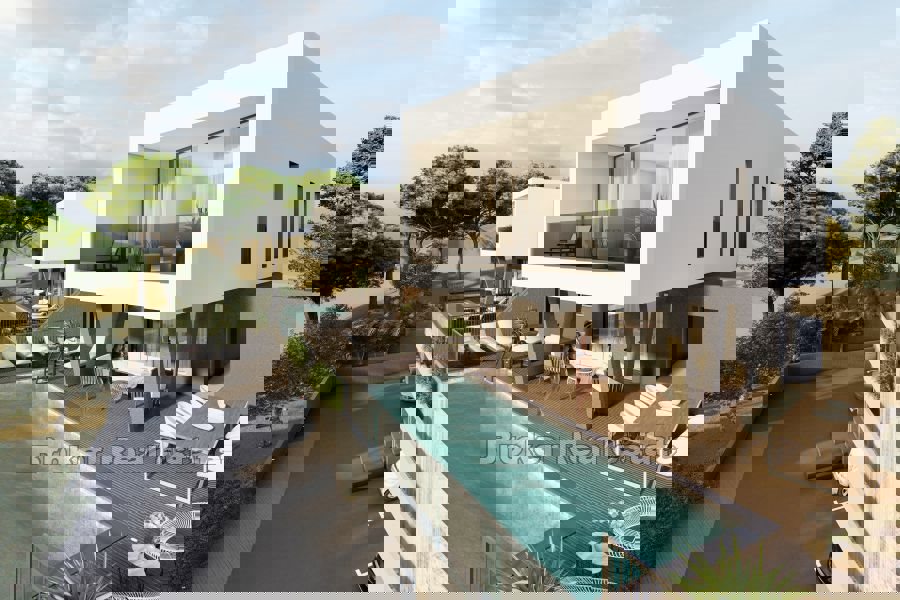 Villa bifamiliare di lusso con piscina