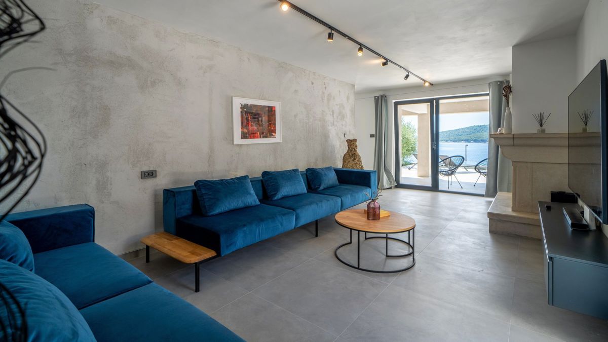 Villa di recente costruzione con piscina