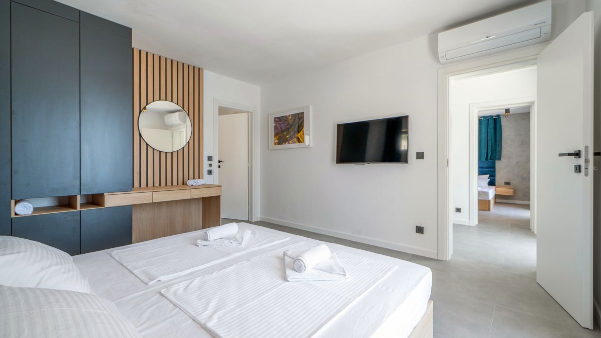 Villa di recente costruzione con piscina