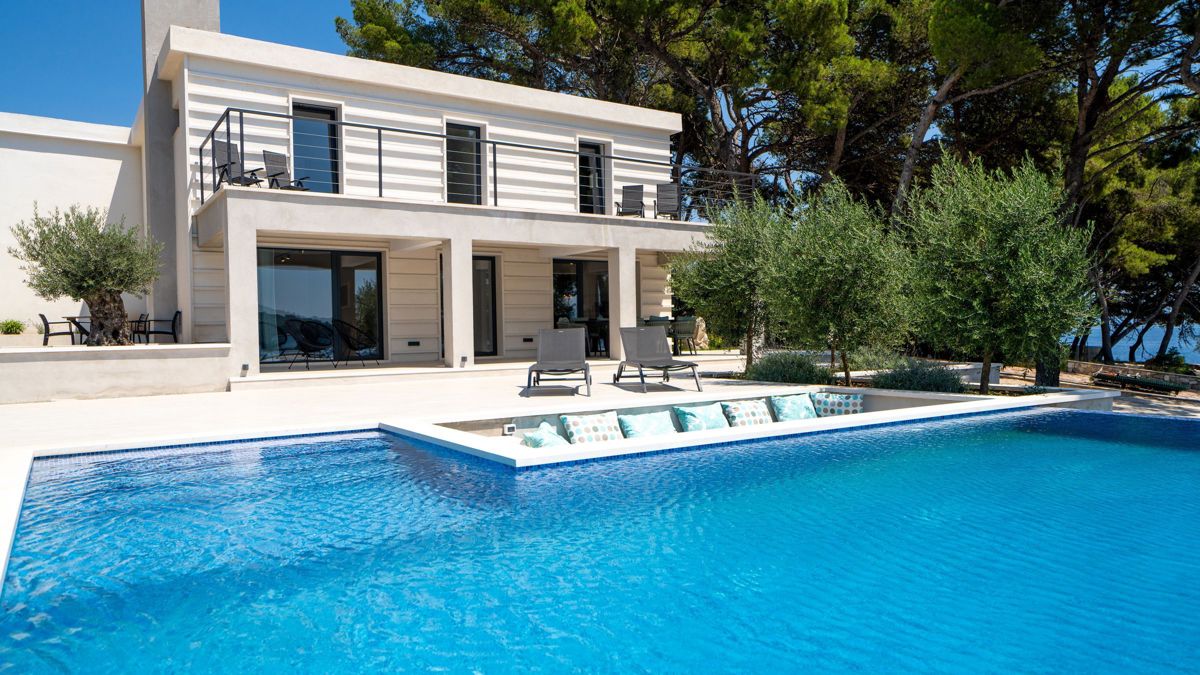 Villa di recente costruzione con piscina